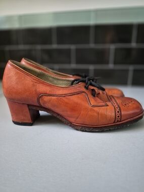 VINTAGE GERMAN LEATHER BROGUES